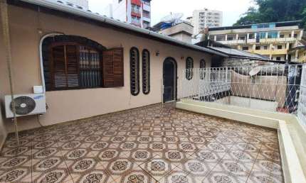 Casa com 3 dormitórios à venda, 160 m² por R$ 590.000 - Passos/ jf
