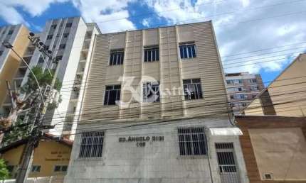 Apartamento com 3 quartos para alugar no Centro, Juiz de Fora 