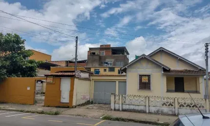 Casa com 4 dormitórios à venda por R$ 990.000,00 - Benfica - Juiz de Fora/MG