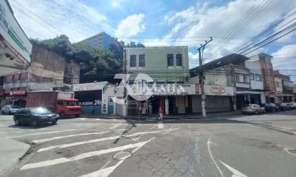 Apartamento com 2/4 na AV sete de setembro - Centro