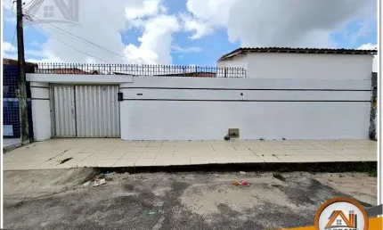 CASA PLANA COM GIGANTE TERRENO MEDINDO 400 m² COM 3 QUARTOS por R$ 550.000.00 - Montese - Fortaleza/CE
