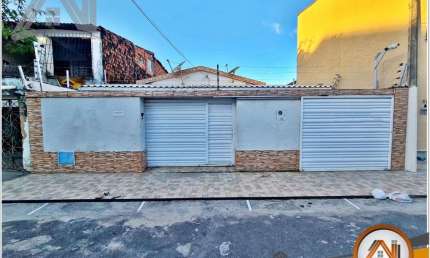 Casa com 4 dormitórios à venda, 260 m² por R$ 680.000 - Montese