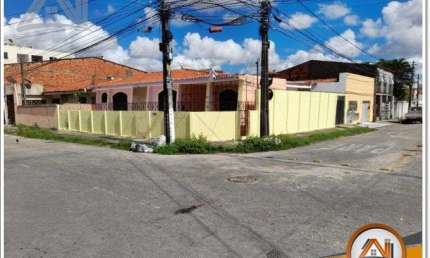 Casa com 4 dormitórios à venda, 200 m² por R$ 400.000,00 - Montese - Fortaleza/CE