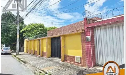 Casa com 5 dormitórios à venda, 230 m² por R$ 670.000 - Parquelândia - Fortaleza/CE