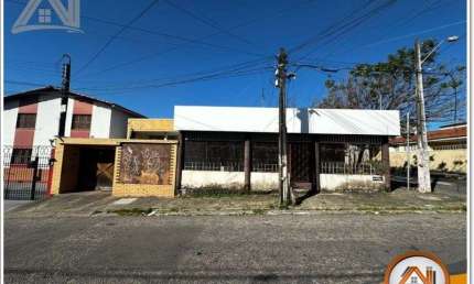 Casa com 4 dormitórios à venda, 396 m² por R$ 800.000,00 - Montese - Fortaleza/CE