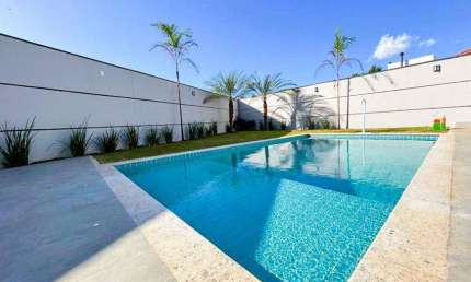 Casa com 4 quartos, no Portal do Aeroporto em Juiz de Fora -MG