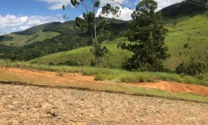 Terreno comm 3000 m², no Condomínio Villagio da Serra, aceita financiamento.