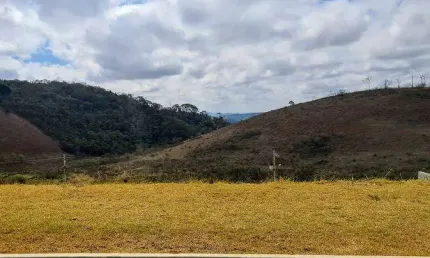 Terreno com 453 m², no Alphaville, aceita financiamento.