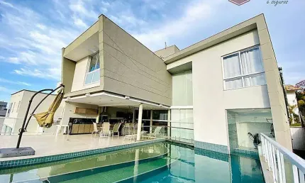 Casa com 6 suítes, no Condomínio Bosque Imperial, aceita financiamento.