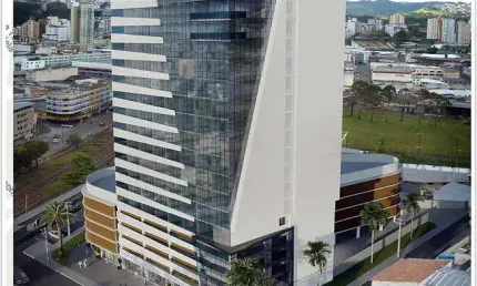 Sala comercial com 40 m², no centro, aceita financiamento.