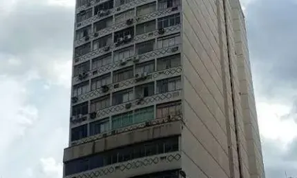 Ponto comercial com 1186 m², no centro, estuda permuta.