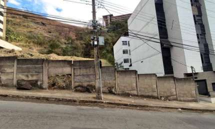 Terreno com 784 metros quadrados, no Cascatinha - Juiz de Fora - MG