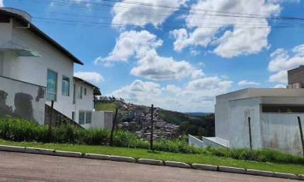 Terreno com 486 metros quadrados, no Condomínio Bosque Imperial - Juiz de Fora - MG