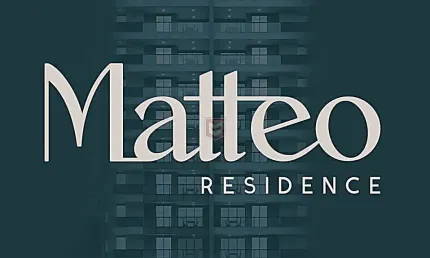 Prédio imponente com apenas 2 apartamentos por andar.