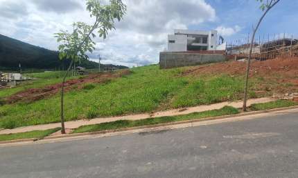 Ótimo lote em aclive bem suave com excelente localização no Estrela Alta!!!