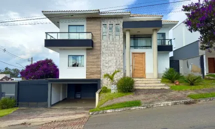 Excelente Casa Duplex no condomínio Residencial Alvim!
