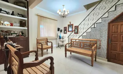 Casa com 5 quartos à venda na Rua General Mário Xavier, Jardim das Laranjeiras, Juiz de Fora