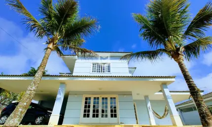 Linda casa com 4 quartos sendo 4 suítes no Spina Ville!