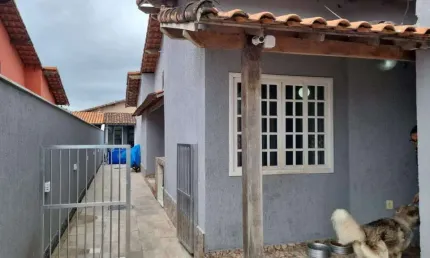Casa com 2 Quartos sendo 1 Suite, à Venda, 144 m² por R$ 500.000 - Itaipuaçu - Maricá