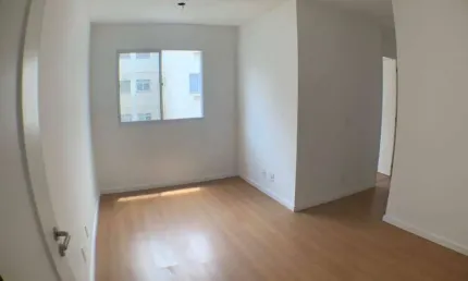 Apartamento novo, fica no 4º andar. Dois quartos, sala, cozinha, banheiro, área de serviço e 1 vaga de garagem.
