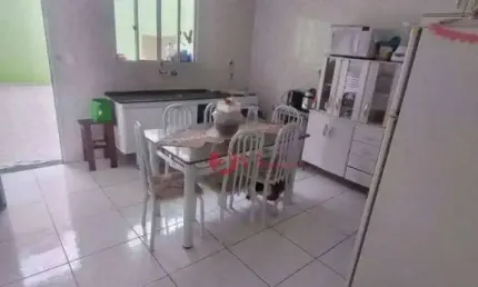 Sobrado com 2 dorms, e suites, garagem para 3 carros, a 10 minutos do metro Patriarca