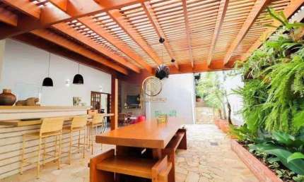 Casa sobrado em condomínio à venda de 360m², 3 dormitórios no Residencial Jatiúc