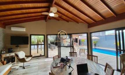 Casa á venda em Ville Sainte Hélène 360.00m², 3 Suítes ,4 vagas e piscina