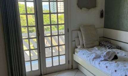 Vendo otima casa em condominio de 3 quartos no Anil com 407 m2