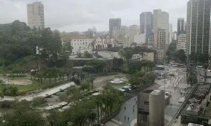 Alugo ótima sala no centro da cidade ao lado do metro da carioca