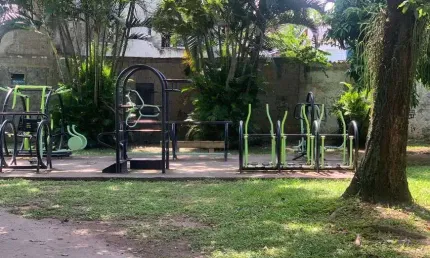 Vendo ótima Casa de condomínio com 4 quartos na Taquara com 158m2