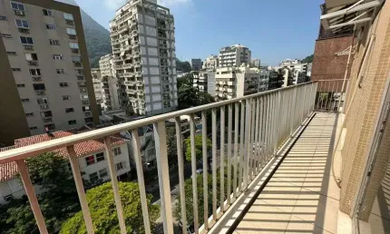 Vendo ótimo apartamento em excelente localização na Lagoa