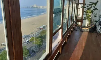 Vendo excelente Apartamento Duplex 3 quartos Copacabana frente Mar