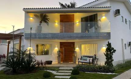 VENDO CASA COM 5 QUARTOS SENDO 4 SUITES RIO DAS OSTRAS
