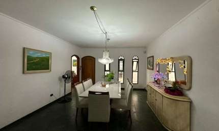 Casa com 4 quartos para alugar na Vila Galvão, Guarulhos 