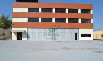 Vende - se ou Aluga - se Galpão / Depósito / Armazém em Centro Industrial  -  Arujá. SP