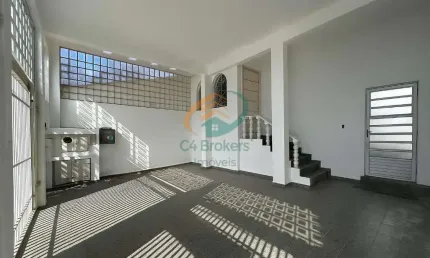 Sobrado de Rua em Jardim Santa Clara - Guarulhos, SP