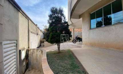 Casa com 3 dormitórios à venda, 203 m² por R$ 750.000,00 - Europa - Contagem/MG