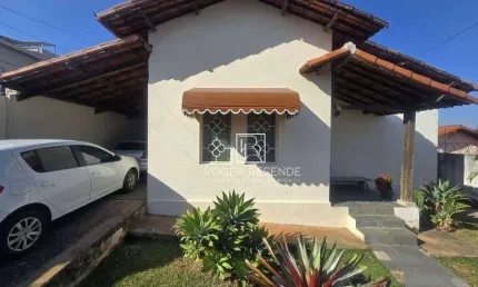Casa com 4 dormitórios à venda, 200 m² por R$ 800.000,00 - Novo Guarujá - Betim/MG