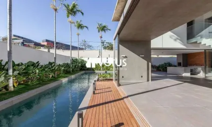 Casa com 4 quartos à venda no Gávea, Uberlândia 