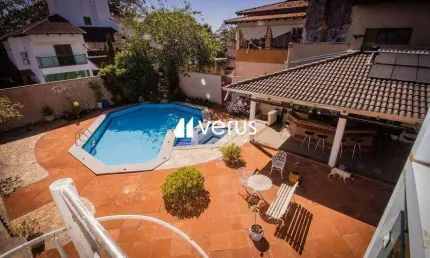 Casa Jardim Karaiba em uma das melhores ruas do bairro.