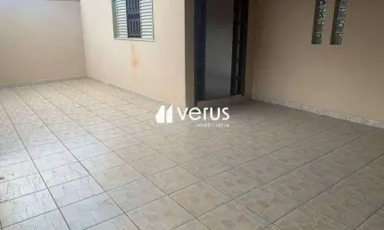 Casa com 3 quartos à venda na Cidade Jardim, Uberlândia 