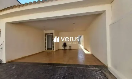 Casa com 3 quartos para alugar no Santa Mônica, Uberlândia 