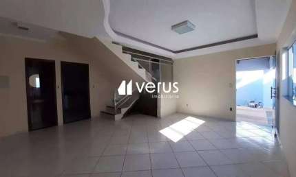 SOBRADO para aluguel, 3 quartos, 2 vagas, ALTO UMUARAMA - Uberlândia/MG