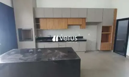 Casa com 3 quartos para alugar no Aclimação, Uberlândia 