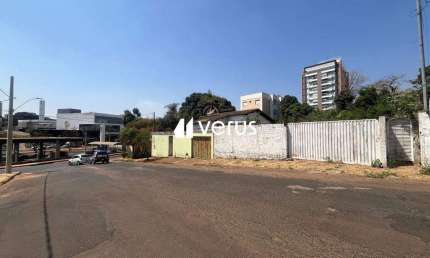 Terreno à venda no Santa Mônica, Uberlândia 