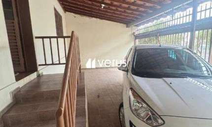Casa à venda, 5 quartos, 3 vagas, Santa Mônica - Uberlândia/MG
