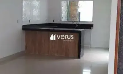 Casa sobrado à venda, 3 quartos, 1 suíte, 2 vagas, laranjeiras - uberlândia/mg