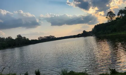 Sobrado. Para quem deseja Paz e curti a natureza. PERMUTA.