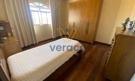 Casa à venda no Centro por R$ 1.200.000 milhão em Ouro Branco - MG