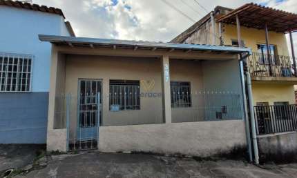 Casa à venda no Centro por R$ 300.000 em Ouro Branco - MG